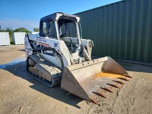 lot 31 image: 2013 Bobcat T550 Skid Steer Loader w Bucket Attachment  2112 Hours