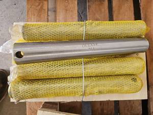lot 9121 image: Universal Bucket Pins 45x330