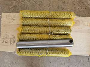 lot 9124 image: Unused Universal Bucket Pins - 40X270