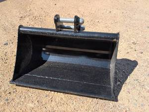 lot 9280 image: iRanch 60cm Toothless Bucket for Excavator