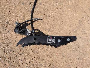 lot 9282 image: Hydraulic Thumb Clamp TRETC