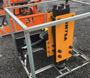 lot 9143 image: Suihe SH 75A Hydraulic Post Driver