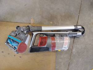 lot 9492 image: Shark Cordless Compact Vacuum