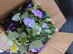 lot 11370 image: Artificial Ivy Garland with Purple Flowers