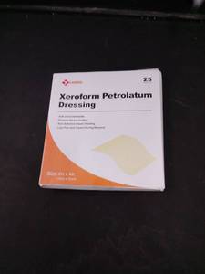 lot 16332 image: Carbou Xeroform Petrolatum Dressing 4x4 inch (25-pack)