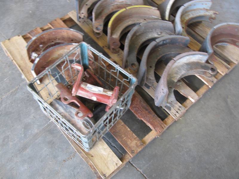 lot 386 image: Two new Slack Adjusters and & Cam Arms For Air Brakes and Brake Shoes