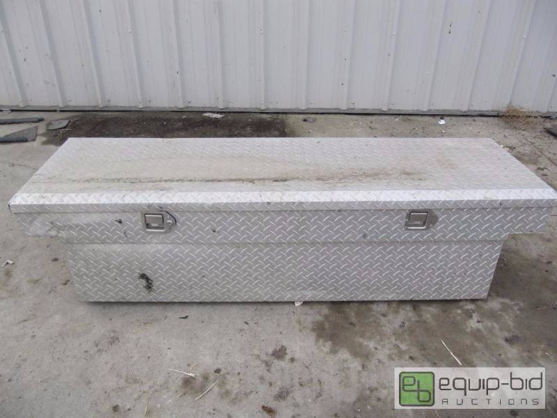 lot 399 image: Alum Truck Tool Box