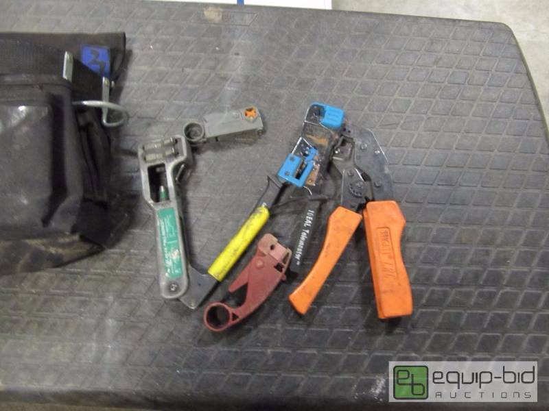lot 401 image: SPECIALTY CABLE  AND ELECTRICAL. Tools and Work Bag