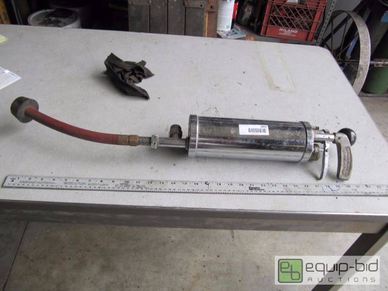 lot 428 image: AIR HYD Pump CYLINDER TESTER- TESTED (Shop Tools)