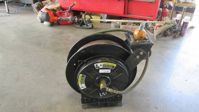 lot 137 image: Hannay Oxygen and Acetylene Reel 50 Of Hose