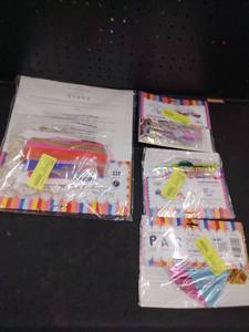 lot 5334 image: Variety Pack Various Party Supplies
