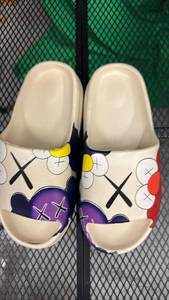 lot 410 image: CartoonAnime Cushiony Soft Slides Euro Sz. 38-39 - Retail $15