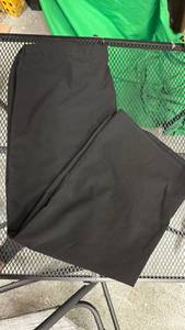 lot 414 image: Womens AVE Scrubs Pants, 2 Front Pockets, 1 Back Pocket Sz. M