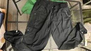 lot 415 image: Womens Beyond Scrubs Pants Navy Blue Sz. Lg Multiple Pockets and Slide Cord to Tighten and Loosen Bottom Cuff.