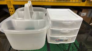 lot 418 image: Safelite Storage containers 2 pc.