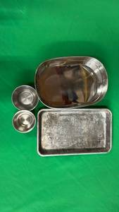 lot 421 image: 4pc Misc small food trays for Serving