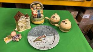 lot 446 image: Misc Decorative Trinkets for Home