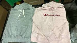 lot 485 image: 2 Lot Womens Hoodies Sz Lg
