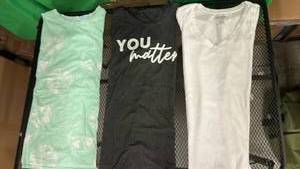 lot 491 image: Lot of 3 Womens T-Shirts Sz M