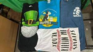 lot 492 image: Lot of 4 Graphic Tees  Sz M & L