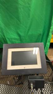 lot 510 image: Digital Photo Frame with Power Adapter - Retail $25