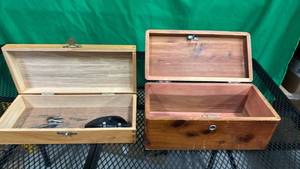 lot 517 image: Set of 2 Wooden Boxes
