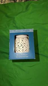 lot 525 image: Electric Wax Warmer - White Ceramic with Polka Dot Pattern, Includes 2 Wax Melters. - Retail $24