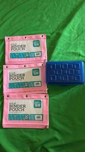lot 542 image: 3 Pink Solid Binder Pouch Set with Blue Storage Case - Retail $12