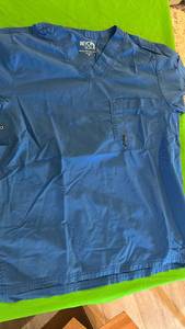 lot 577 image: Beyond Scrub Medical Uniform Top Sz Sm - Retail $25