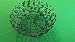 lot 583 image: Decorative Black Wire Fruit Bowl - Retail $25