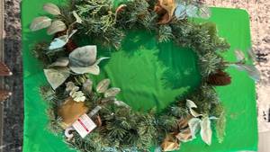 lot 586 image: Ashland Holiday Spice Garland - Retail $69