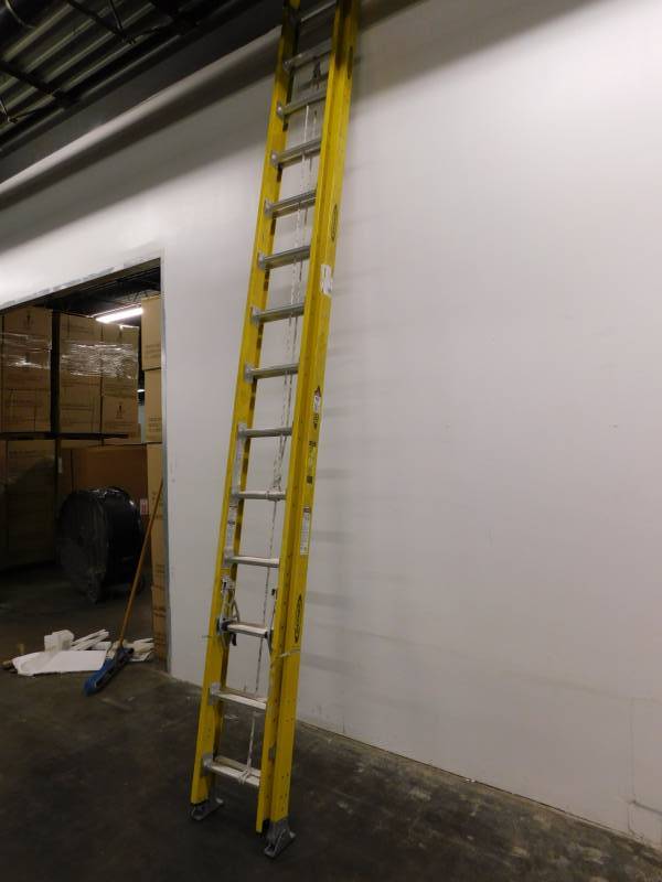 lot 1924 image: Werner Extension Ladder No Model #s Has Shipping Damage Ceiling is 14