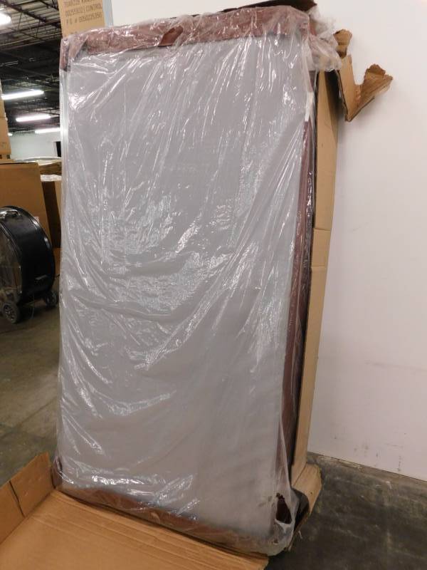 lot 1929 image: Hot Tube Cover Appears New In Box