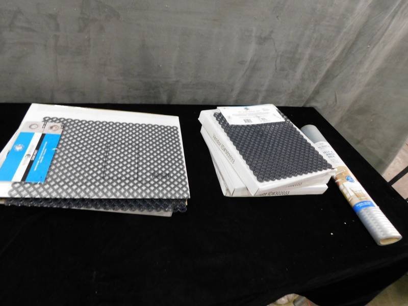 lot 2034 image: Lot of Sink Mats