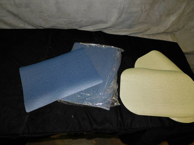 lot 2045 image: Lot of Table Toppers Easy Care Placemats