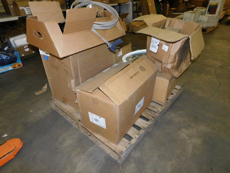lot 2199 image: Very Large Lot of Misc