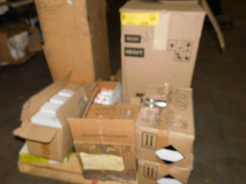 lot 2203 image: Very Large Lot of Misc