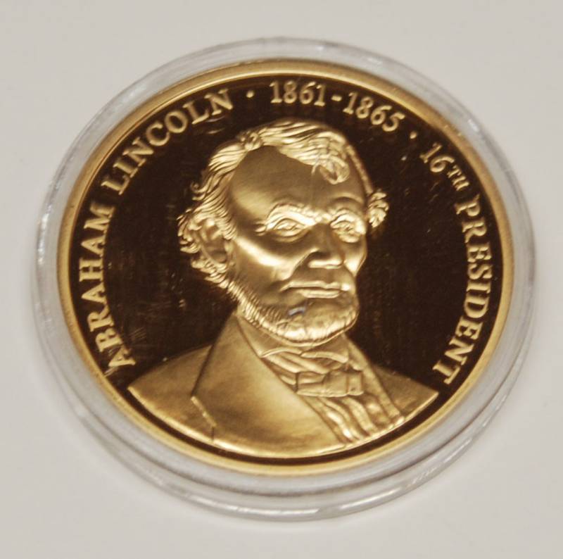 lot 1058 image: 2008 Greatest American Presidents ABRAHAM LINCOLN Coin - Cu, Layered in 24K GOLD - 14.6 g - 33 mm - PROOF