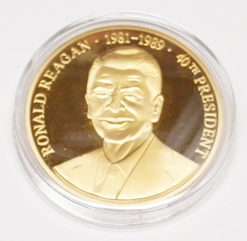 lot 1062 image: 2008 Greatest American Presidents RONALD REAGAN Coin - Cu, Layered in 24K GOLD - 14.6 g - 33 mm - PROOF
