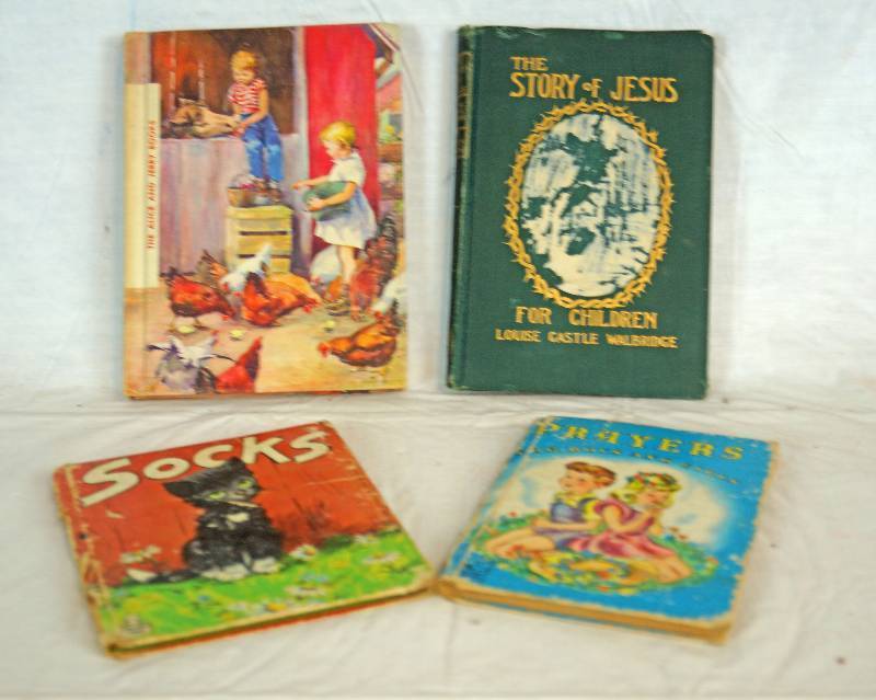 lot 6914 image: Lot of Assorted Books - Very Cool