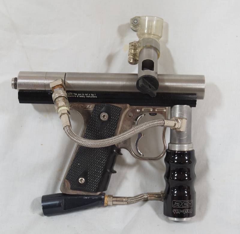 lot 1276 image: Heavy Paint Ball Gun