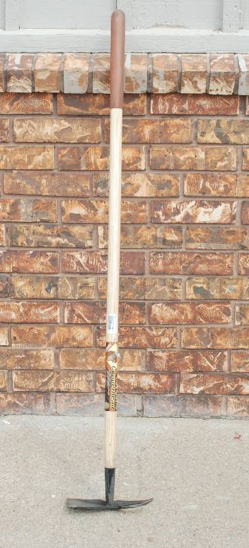 lot 6435 image: NEW - Copperhead 2 Prong Garden Weeding Hoe