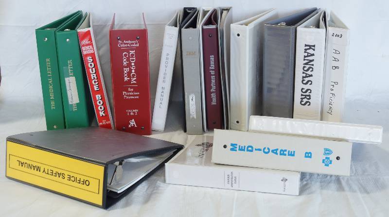 lot 1335 image: Lot of Office Notebooks - Big Binders Very Handy