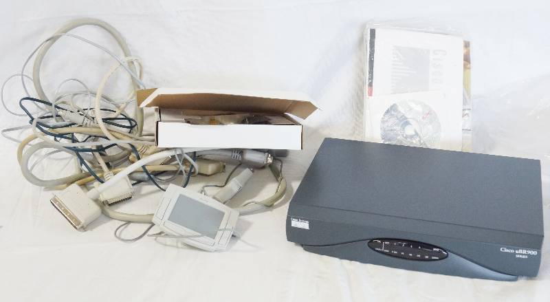 lot 1350 image: Lot of Computer and Networking Supplies