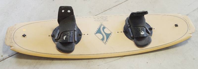 lot 1355 image: Wake Board