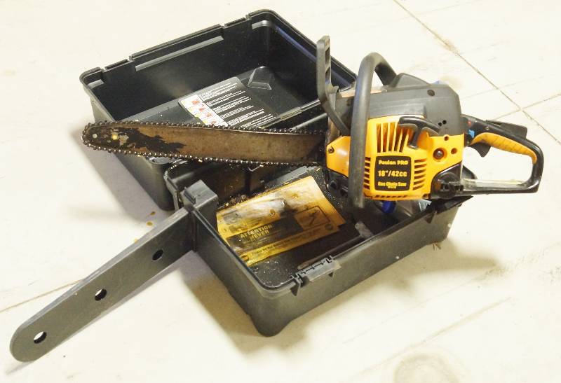lot 1373 image: CHAINSAW Poulan PRO - 1842cc Gas Powered- Tested, Runs with case - SEE VIDEO