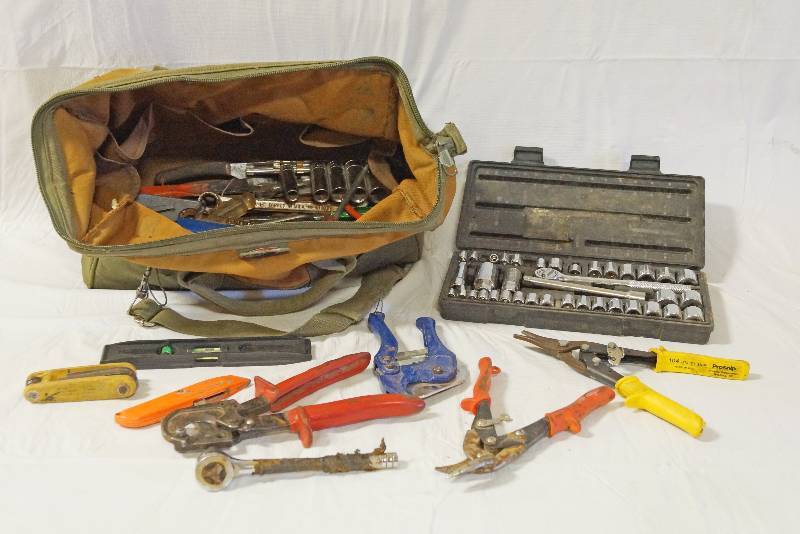 lot 1357 image: Heavy Duty Tool Bag Full of Tools