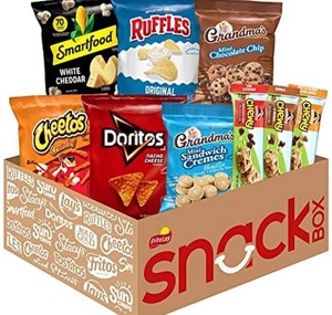 lot 1198120 image: Frito Lay Lunch Box Mix, Chips, Cookies and Quaker Chewy Bars Variety Pack, (Pack of 40) Best By February 11, 2025 - Retail $15