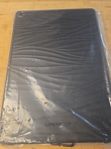 lot 1198394 image: LifeProof WAKE SERIES Case for iPad 9th Gen, iPad 8th Gen, iPad 7th Gen - Black - Retail $6
