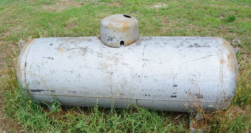 lot 2001 image: Propane Tank - 250 gallon - Empty